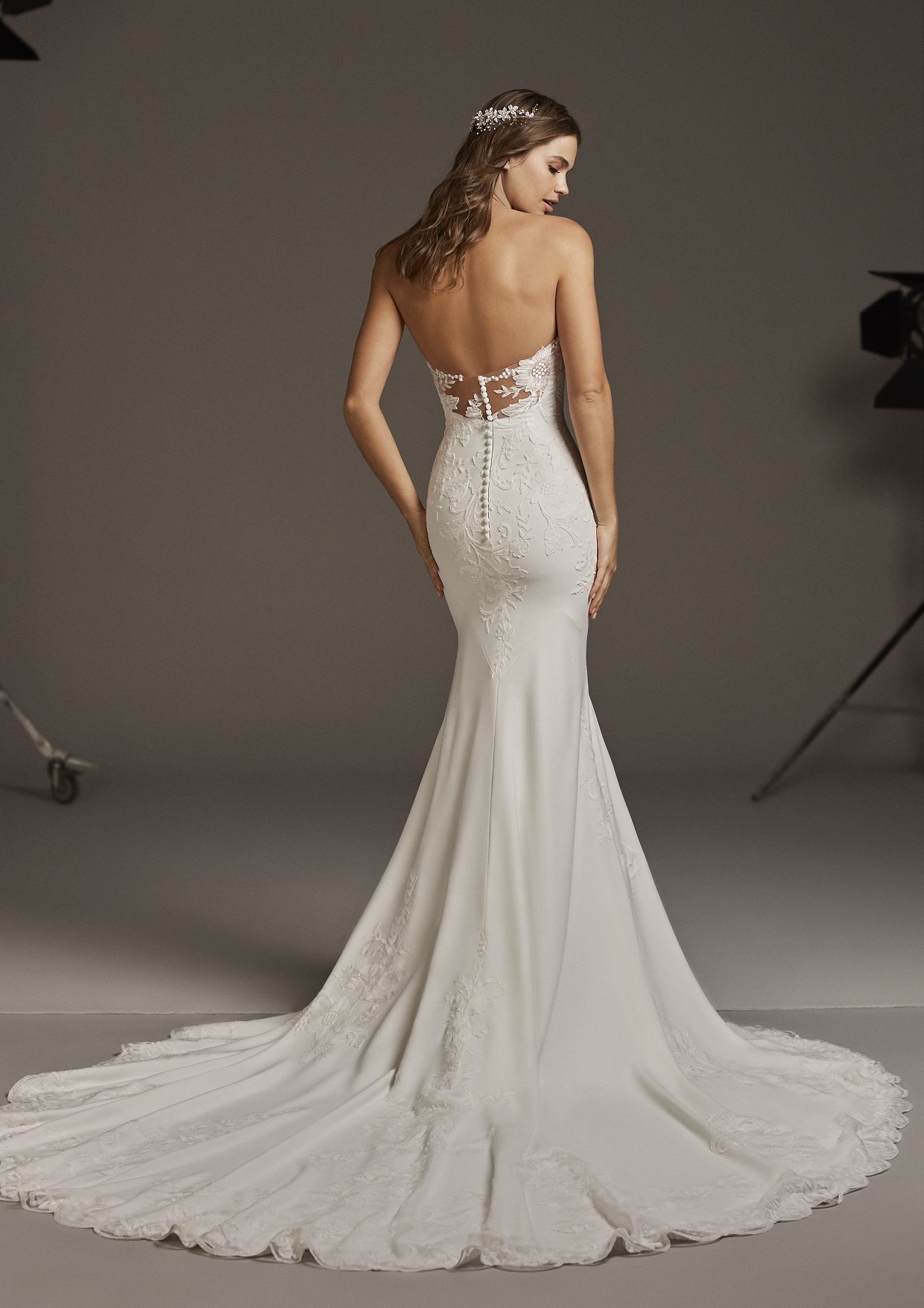Top Silk Form Fitting Wedding Dresses in the year 2023 Learn more here 