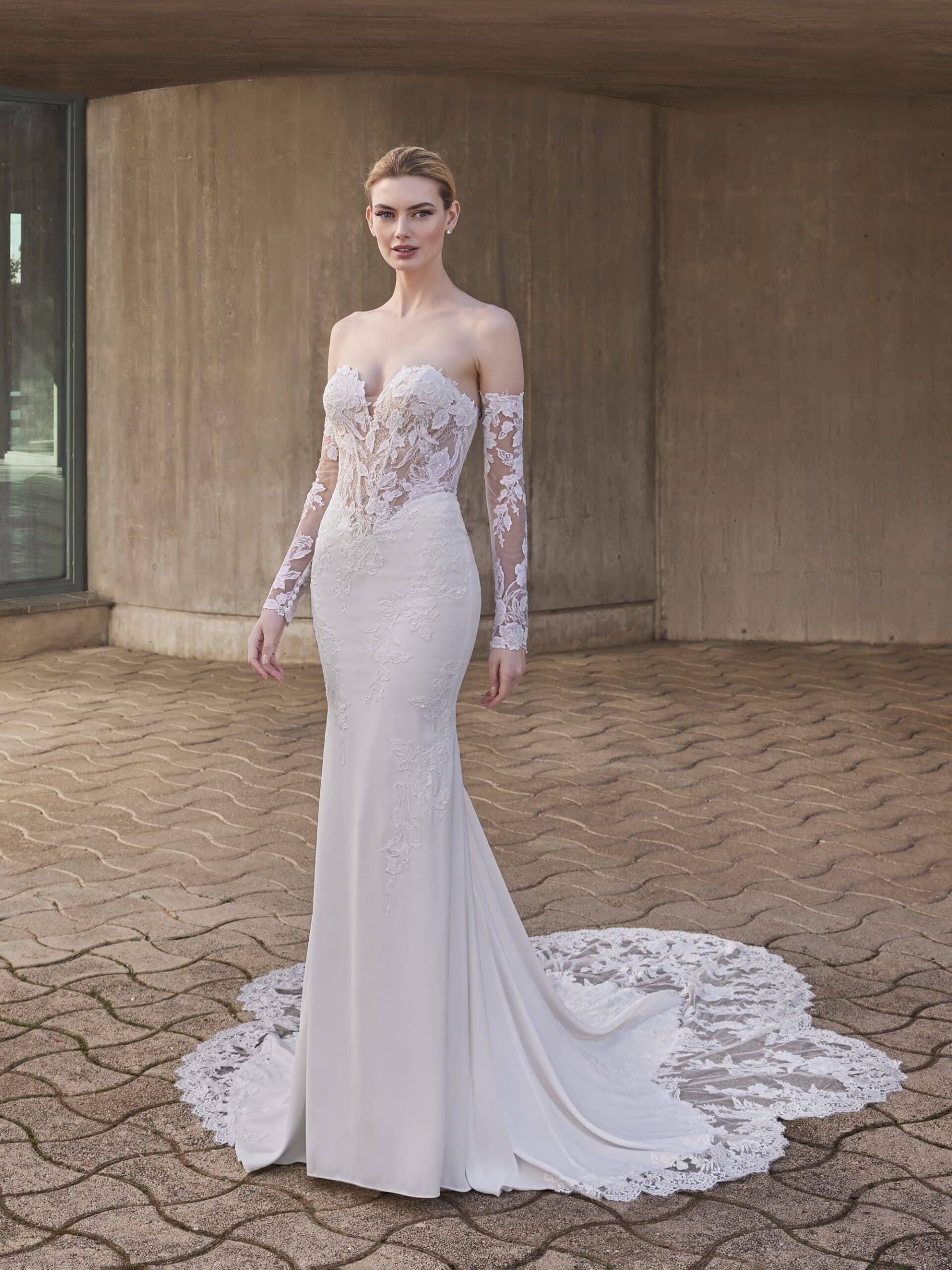 Chic Mermaid Wedding Dress with Sweetheart Neckline.JPG
